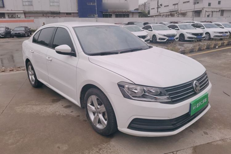 Used Volkswagen Lavida 2017 1.6L Automatic Fashion Edition Exterior 2