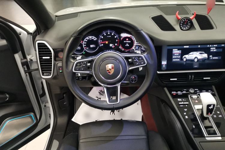 Used Porsche Cayenne 2019 Cayenne Coupé 3.0T Steering Wheel