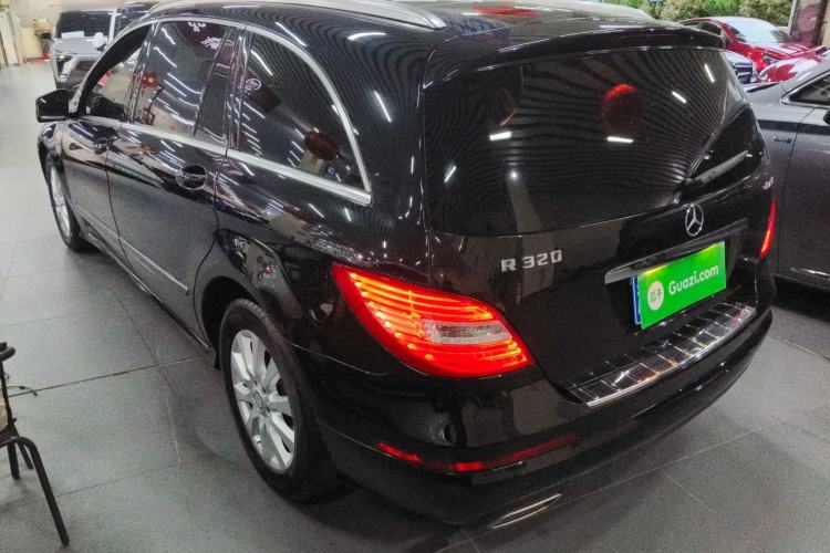 Used Mercedes-Benz R-Class 2017 R 320 4MATIC Business Edition Prestige Model
