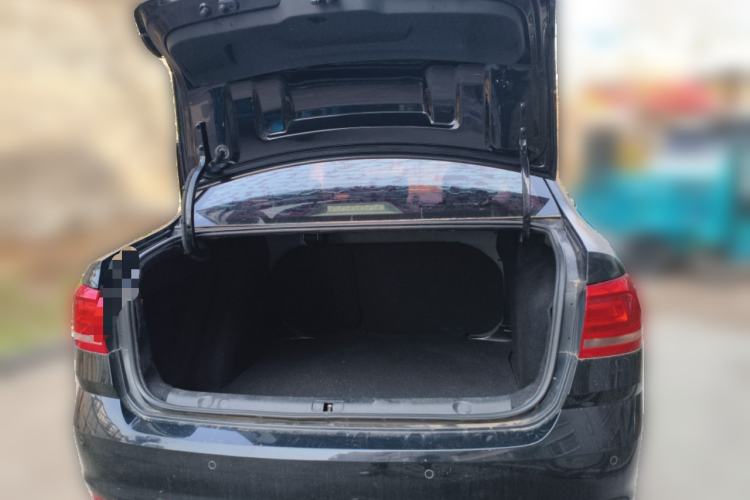 Used Volkswagen Lavida 2015 1.6L Manual Comfort Edition