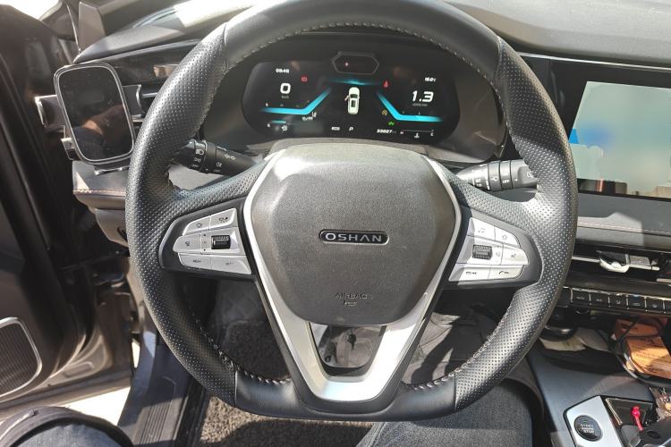 Used CHANGAN OSHAN X7 PLUS 2022 1.5T Blue Whale Edition Automatic Geeker Navigation Model
