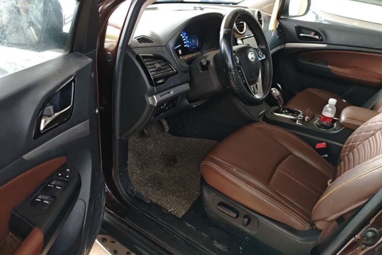 Used BYD S7 2016 2.0T Automatic Prestige Edition Driver Seat