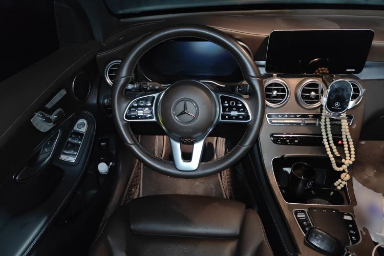 Used Mercedes-Benz GLC 2020 Facelift GLC 300 L 4MATIC Dynamic Edition Steering Wheel