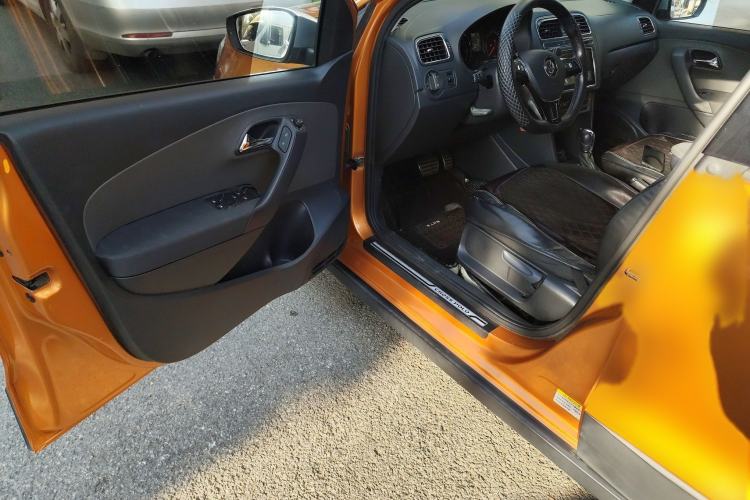 Used Volkswagen Polo 2014 1.6L Cross Polo Automatic