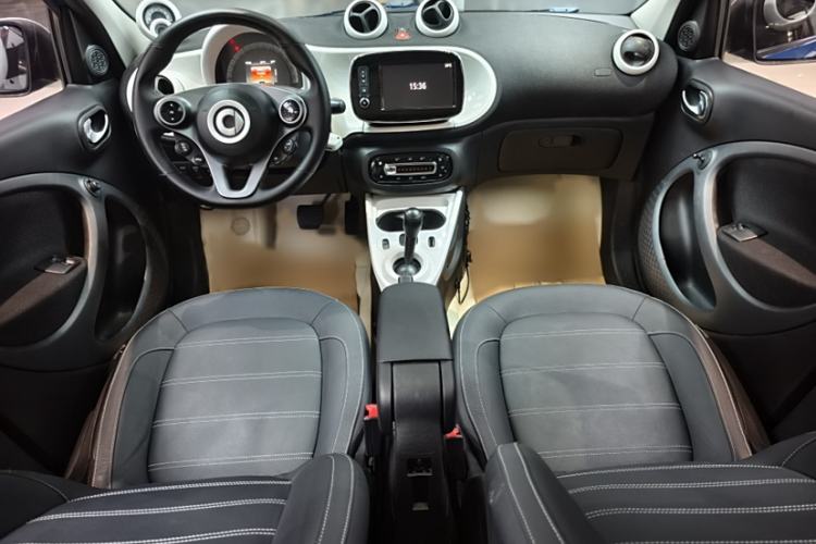 Used smart forfour 2016 0.9T 66 kW Pioneer Edition