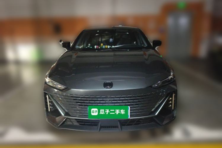 Used CHANGAN UNI-V 2023 1.5T Prestige Model Front