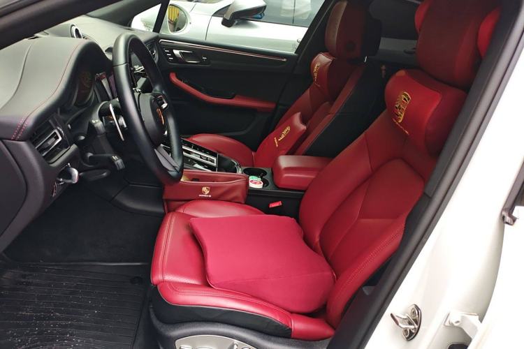 Used Porsche Macan 2024 Macan 2.0T Left Front Seat