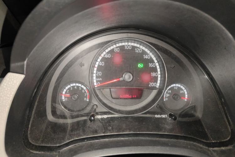 Used Volkswagen up! 2015 1.0L move up! Instrument Cluster