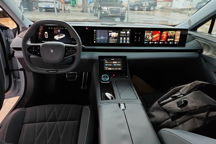 Used VOYAH PASSION 2023 Four-Wheel Drive Flagship Edition
