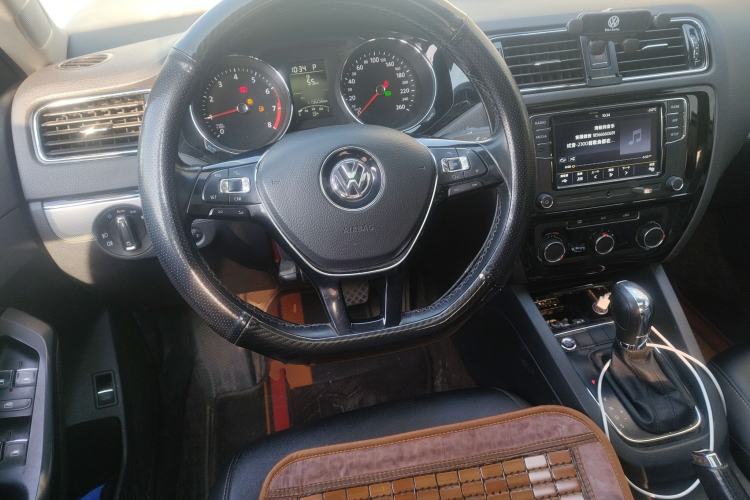 Used Volkswagen Sagitar 2018 1.6L Automatic Comfort Model Steering Wheel