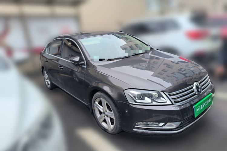 Used Volkswagen Magotan 2015 1.8TSI Prestige Model Front Right 45 Deg