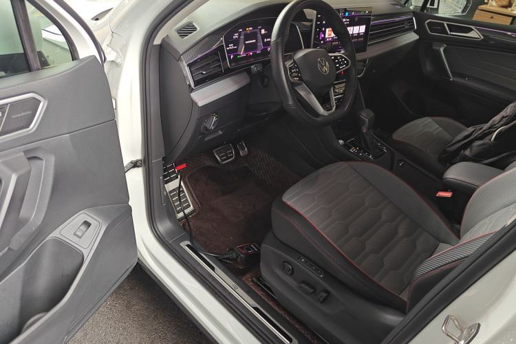 Used Volkswagen Tiguan L 2023 330TSI Automatic Two-Wheel Drive R-Line Flagship Edition Driver Seat