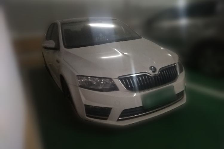 Used Skoda Octavia 2016 1.6L Automatic Smart Drive Edition Exterior 2