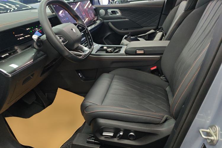 Used NETA L 2024 Extended-Range 310 Flash-Charge Red Edition
