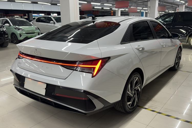 Used Hyundai Elantra 2023 1.5L CVT LUX Prestige Edition