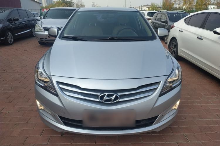 Used Hyundai Verna (older generation) 2014 1.4L Manual Smart GLS Trim