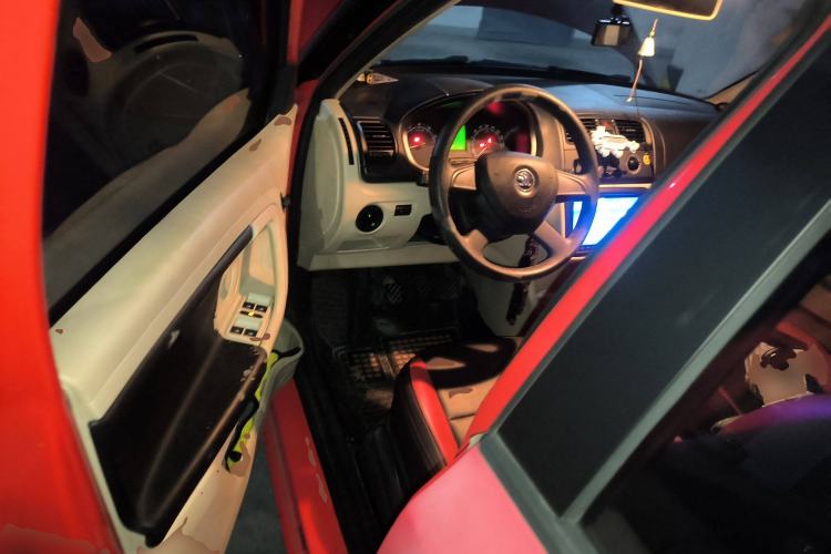 Used Skoda Fabia 2014 1.4L Manual Crystal Edition
