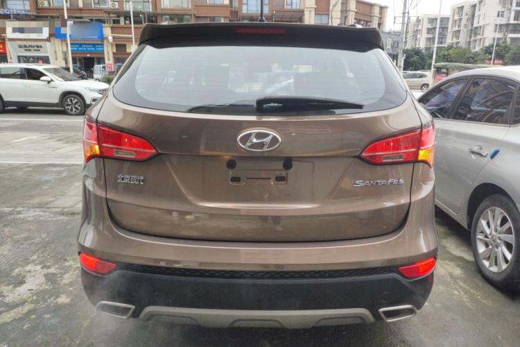 Used Hyundai Santa Fe 2013 2.4L Automatic Two-Wheel Drive Smart Version