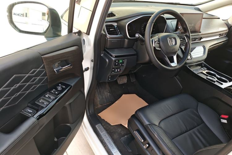 Used Honda Elysion 2022 2.0L eHEV Luxury Edition Driver Seat