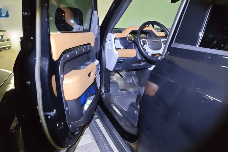 Used Land Rover Defender 2023 Facelift 110 3.0T P400 X-DYNAMIC HSE Driver Seat