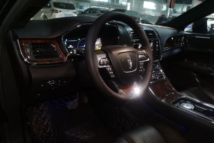 Used Lincoln Continental 2017 2.0T Two-Wheel-Drive Luxury Edition
