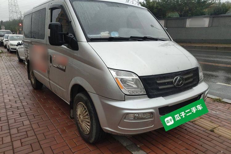 Used SAIC MAXUS Xintu V80 2023 2.0T Manual Classic Aoyuntong Short Wheelbase Ultra-Low Roof 5/6-Seater Front Right 45 Deg