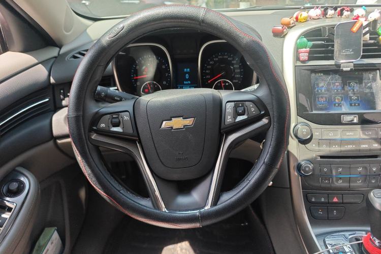 Used Chevrolet Malibu 2014 2.0L Automatic Comfort Edition Steering Wheel
