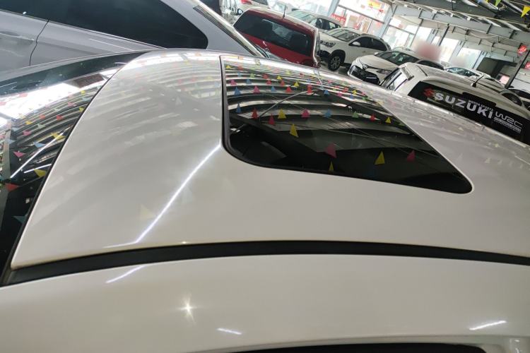 Used Roewe 350 2014 1.5L Automatic Xunyue Version Roof