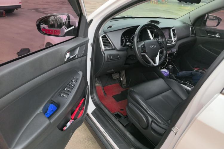 Used Hyundai Tucson 2015 1.6T Dual-Clutch Two-Wheel-Drive Smart Model Driver Seat