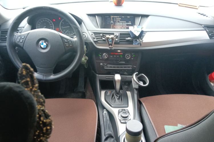 Used BMW X1 2012 sDrive18i Luxury Edition Center Console