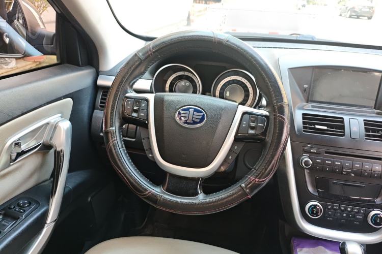 Used Bestune X80 2013 2.0L automatic luxury version