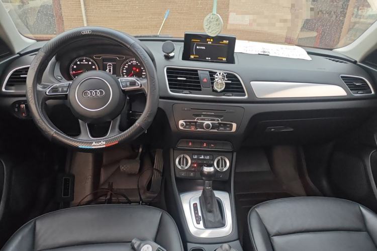 Used Audi Q3 2015 35 TFSI Comfort Model
