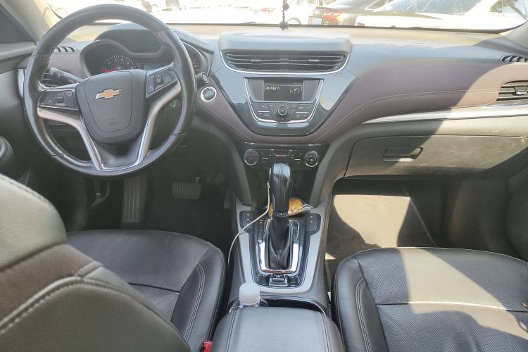 Used Chevrolet Malibu 2018 530T Automatic Fashion Edition Center Console