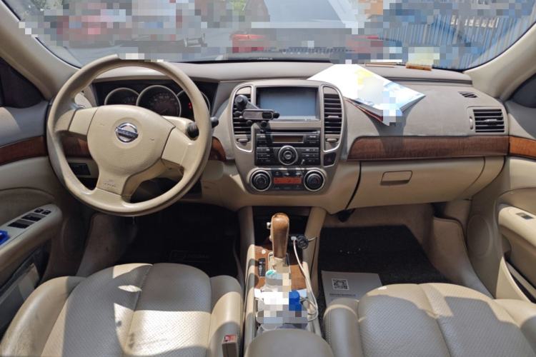 Used Nissan Sylphy 2009 1.6XL Automatic Luxury Sunroof Edition Center Console