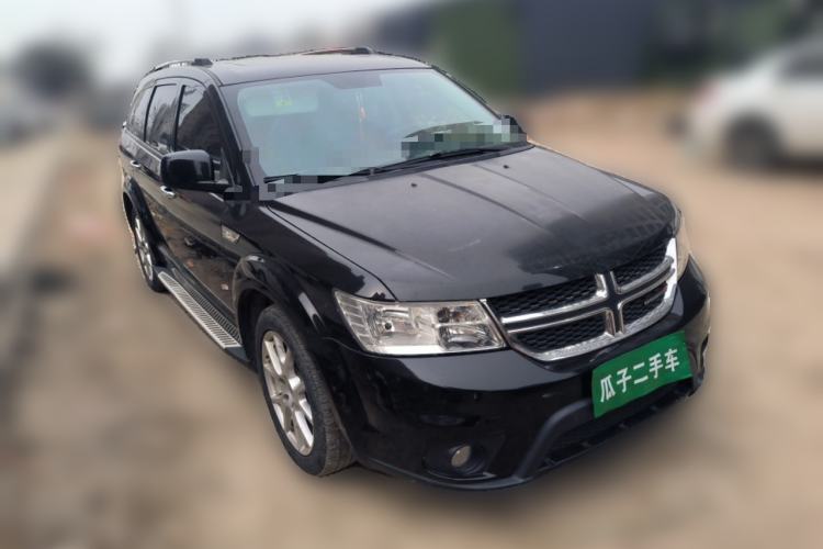 Used Dodge Journey 2013 2.4L Two-Wheel Drive Luxury Version Front Right 45 Deg