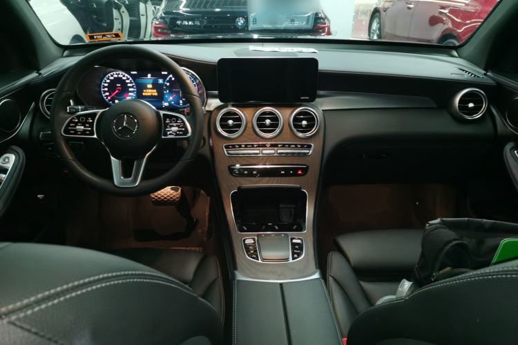 Used Mercedes-Benz GLC 2021 GLC 260 L 4MATIC Luxury Model Center Console