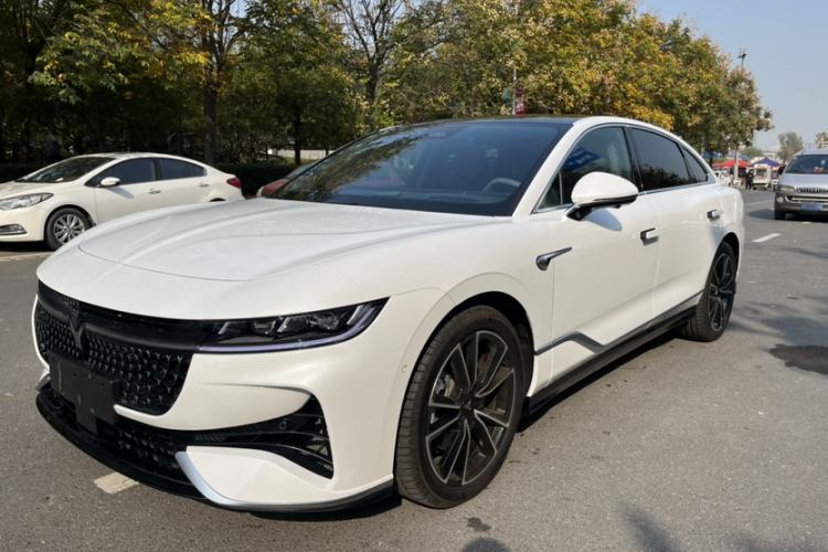 Used VOYAH PASSION 2024 PHEV Four-Wheel Drive Ultra-Long Range Flagship Model
