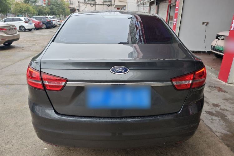 Used Ford Escort 2015 1.5L Automatic Fashion Model
