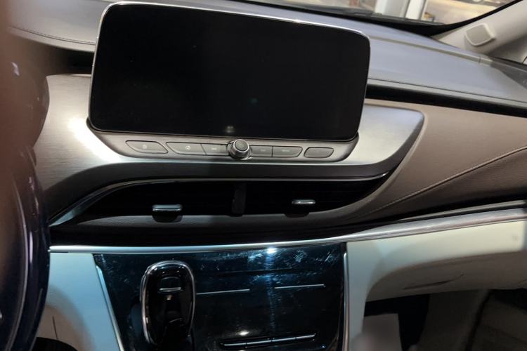 Used Buick GL8 2022 Land Business Class 652T Luxury Model Audio And AC Panel