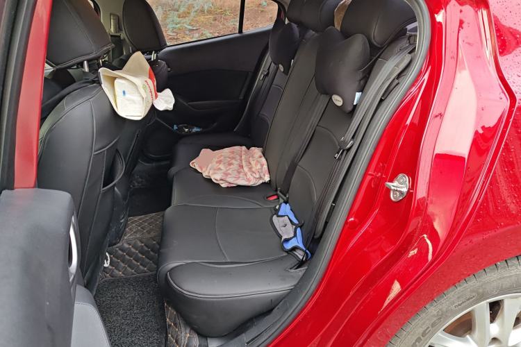 Used Mazda 3 Axela 2017 Sedan 1.5L Automatic Comfort Model Emission Standard China V
