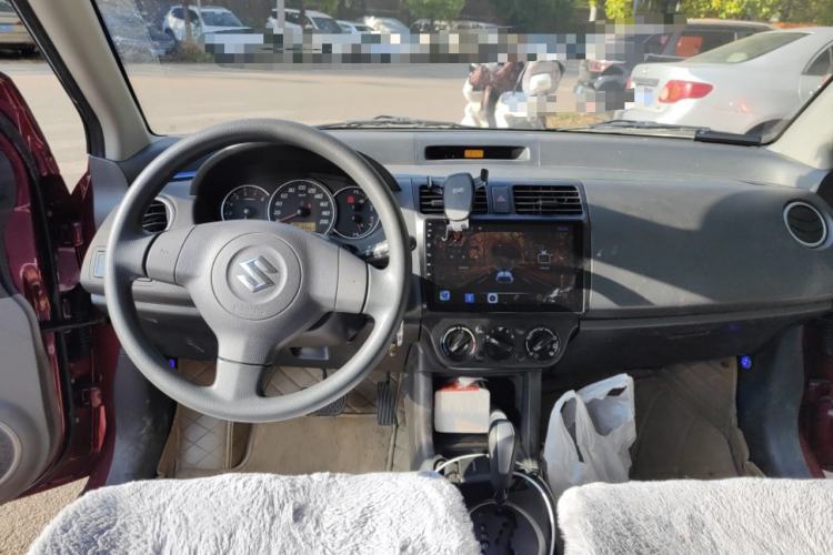 Used Suzuki Swift 2013 1.5L Automatic 20th Anniversary Limited Edition Center Console