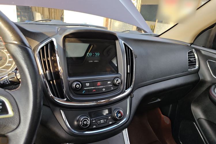 Used Baojun 560 2015 1.8L manual luxury version