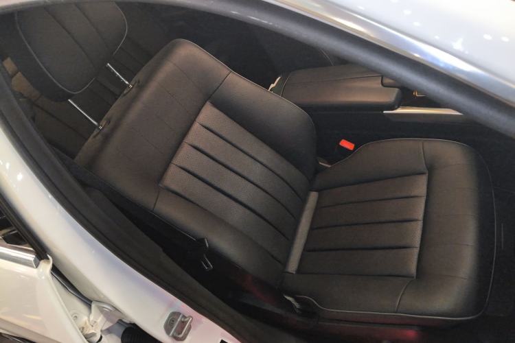 Used Mercedes-Benz E-Class 2015 Facelift E 200 L Sport Edition
