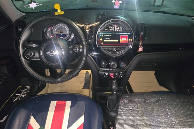 Used MINI Countryman 2018 1.5T COOPER Classic Edition Center Console