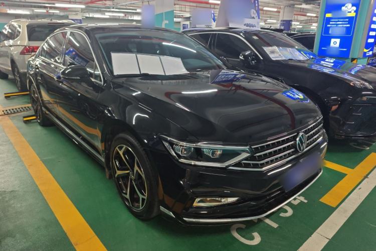 Used Volkswagen Magotan 2023 2 Million Units Limited Edition 330TSI DSG Leading Version
