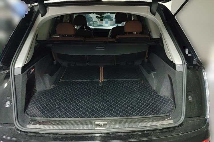 Used Audi Q7 2021 55 TFSI quattro S line Sport model
