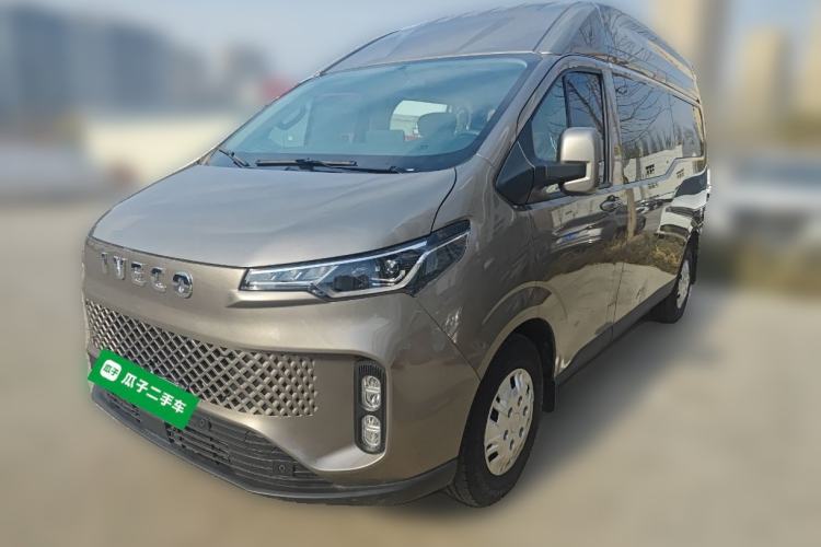 Used Iveco Fidato 2023 C33 Passenger Van 2.0T 110 kW Manual Transmission Starlight Edition High Roof