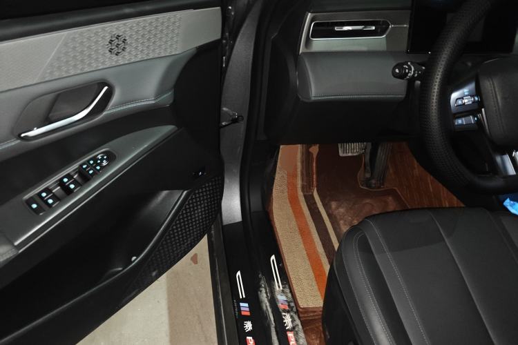 Used BYD Qin PLUS 2025 DM-i Smart Drive 55KM Leading Model Driver Seat