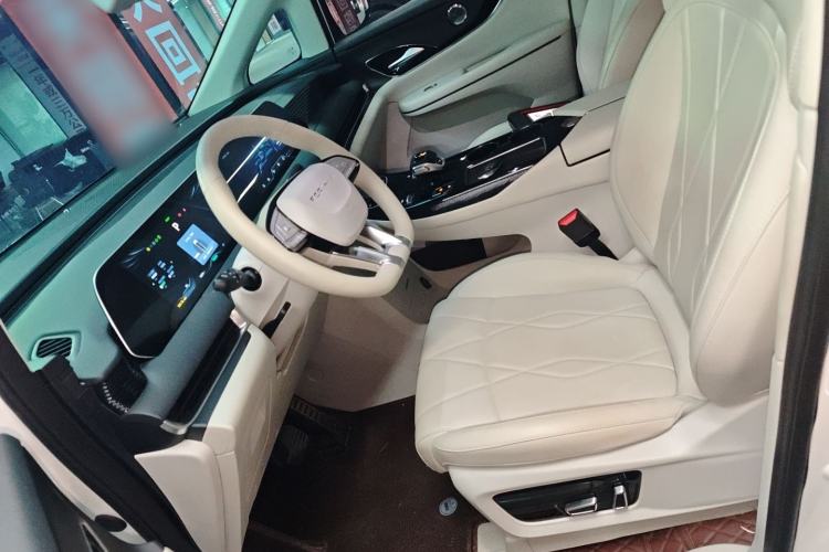 Used FORTHING Xinghai V9 2024 1.5TD 200km Chinese Knot Series Luxury Version
