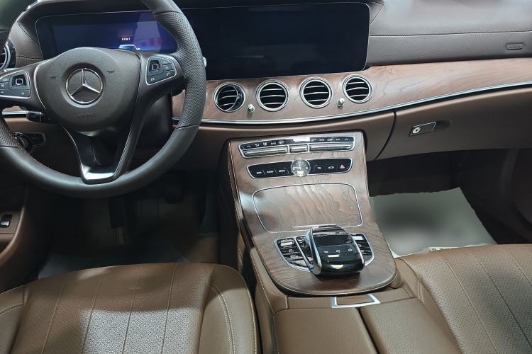 Used Mercedes-Benz E-Class 2018 Facelift E 300 L Luxury Edition
